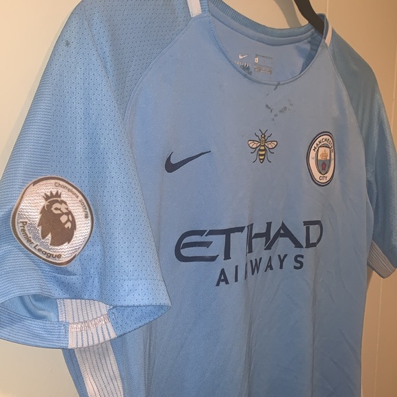 Manchester City 17/18 Champions Jersey - Picture 2 of 5
